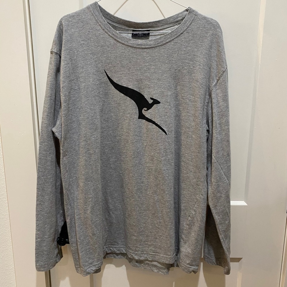Peter Morrisey for Qantas.  Women's‎ L/XL Gray Long Sleeve Top. P2P 20"